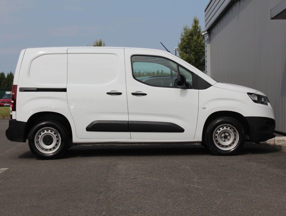 Proace MEDIUM 1.5L 100 D-4D BVM5 DYNAMIC 2022 occasion 77680 Roissy-en-Brie