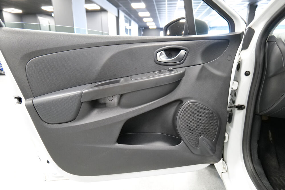 Clio IV DCI 75 ENERGY AIR 2015 occasion 69008 LYON 8EME