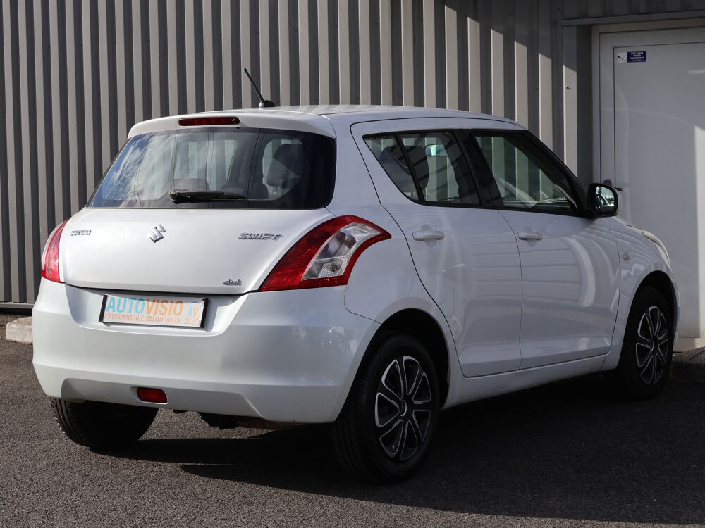 Swift 1.2 VVT 4x4 Privilege 2015 occasion 77680 Roissy-en-Brie