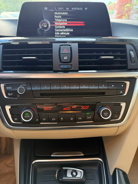 S&eacute;rie 3 318d xDrive 143 ch Luxury + Toit Ouvrant 2015 occasion 50300 MARCEY-LES-GREVES