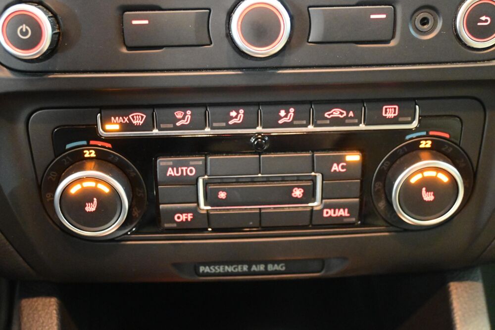 Jetta 1.6 TDI 105 FAP Carat DSG 2011 occasion 72650 Saint-Saturnin