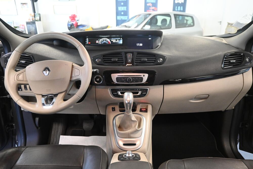 Grand Sc&eacute;nic III dCi 110 FAP eco2 Initiale EDC 7 pl 2014 occasion 72650 Saint-Saturnin