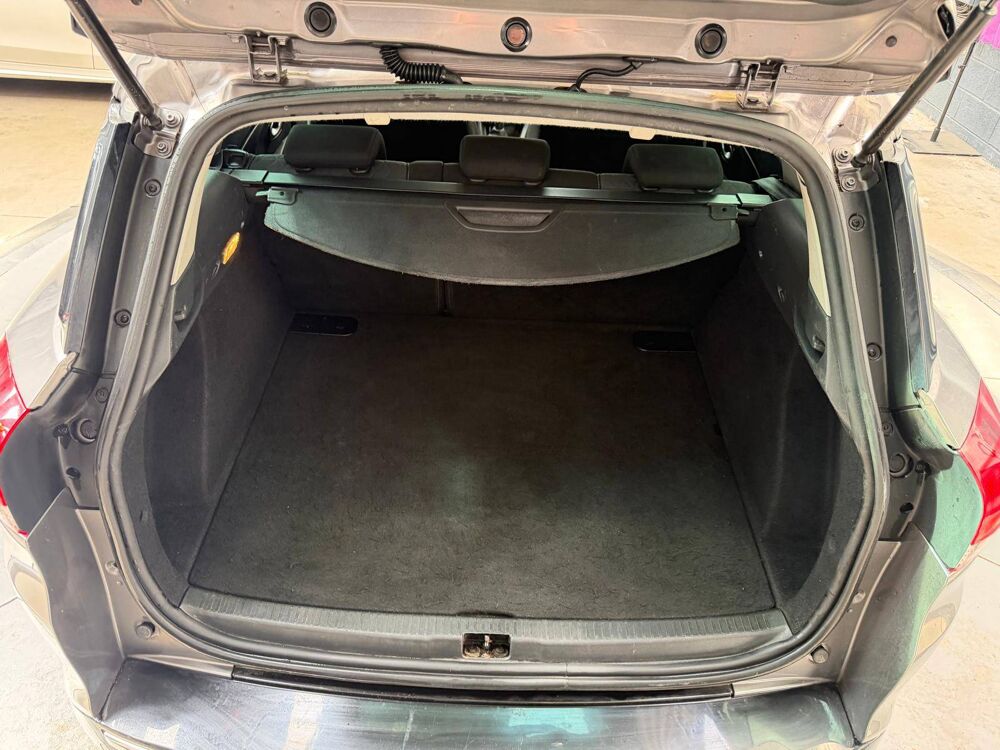 Clio IV Estate Estate IV TCe 90 eco2 Intens 2015 occasion 62230 Outreau