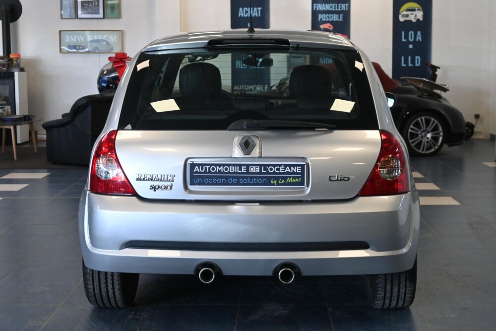 Clio 2.0i 16V Sport RS 2004 occasion 72650 Saint-Saturnin