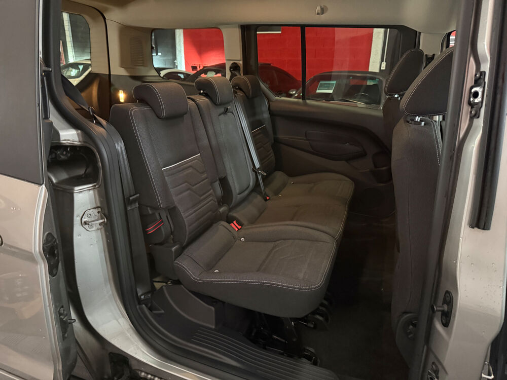 Grand C-MAX 1.5 TDCi 120cv Titanium- Entretien complet FORD- attelage am 2018 occasion 44470 Carquefou