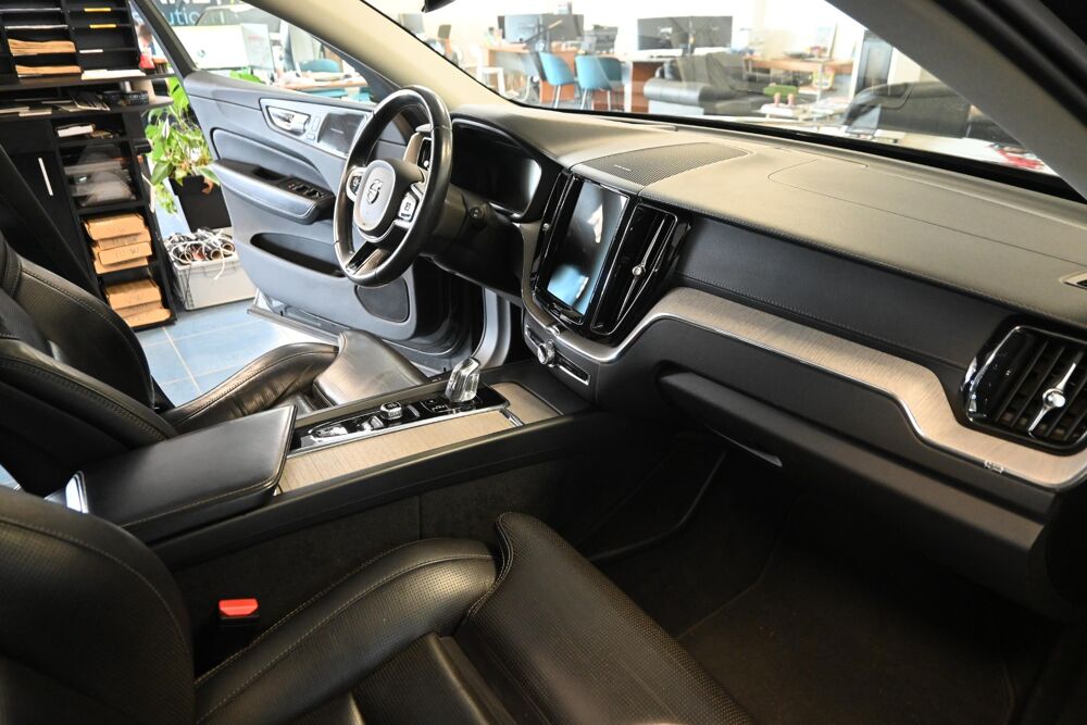 XC60 T8 Twin Engine 303 ch + 87 ch Geartronic 8 Inscription Luxe 2019 occasion 72650 Saint-Saturnin