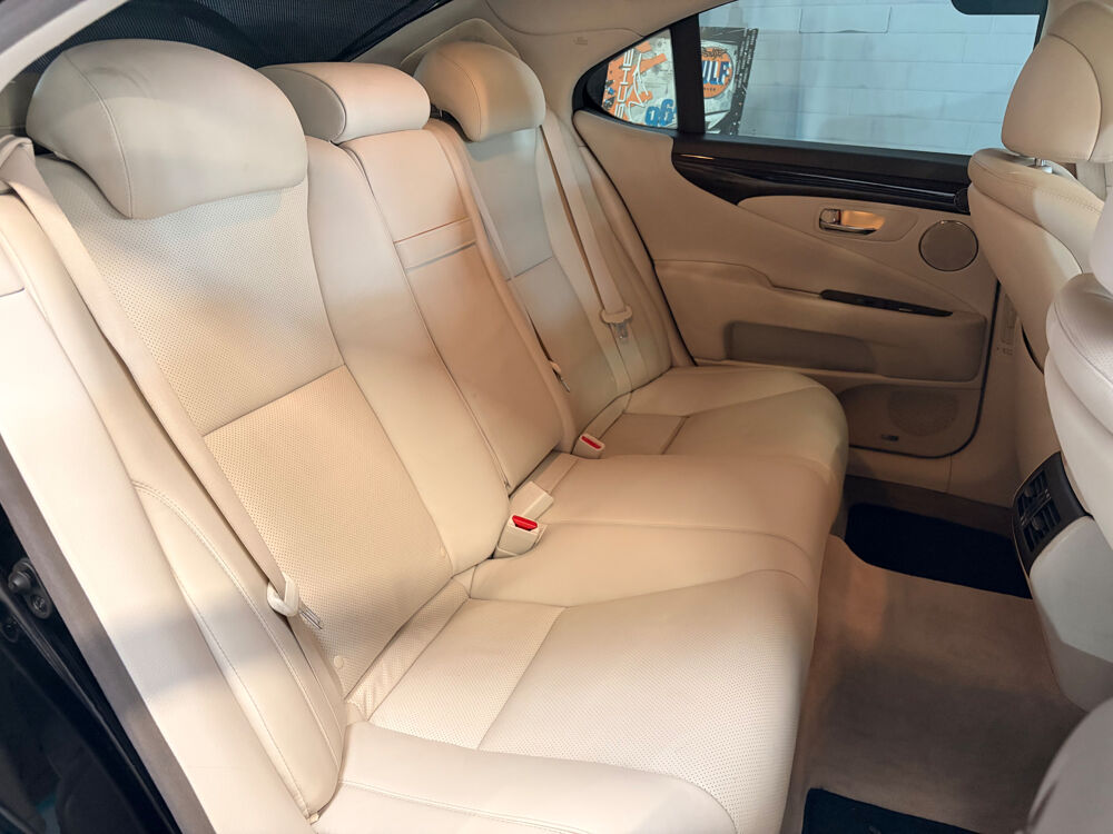 LS V8 380ch BVA-Pack Executive - Superbe &eacute;tat- CARPLAY- toit ou 2008 occasion 44470 Carquefou