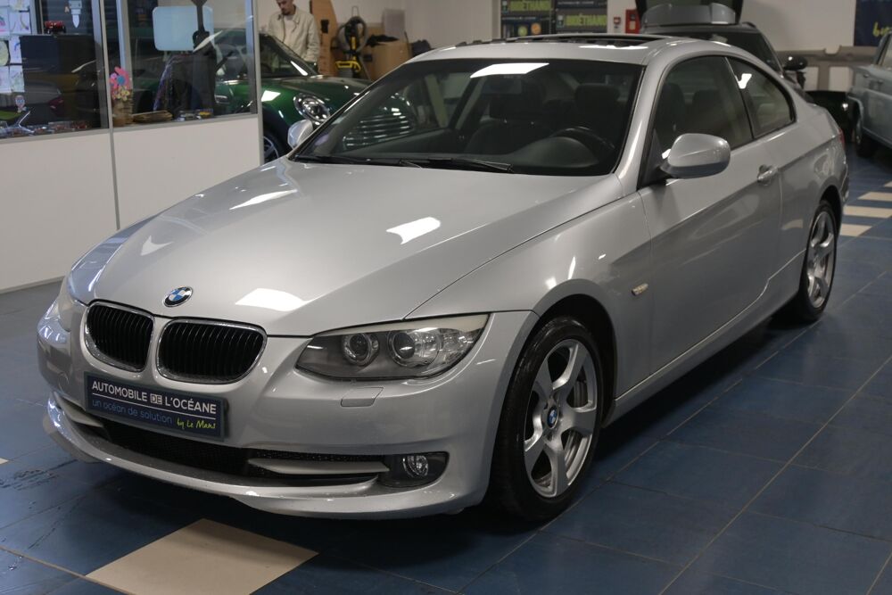 S&eacute;rie 3 Coupe 320i 170ch Confort Steptronic A 2012 occasion 72650 Saint-Saturnin