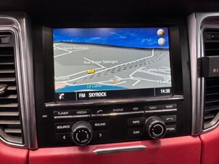 Macan Turbo 3.6 V6 400 ch PDK Cuir rouge Pack Carbone 2015 occasion 62230 Outreau