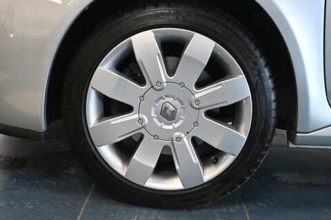Clio 2.0i 16V Sport RS 2004 occasion 72650 Saint-Saturnin
