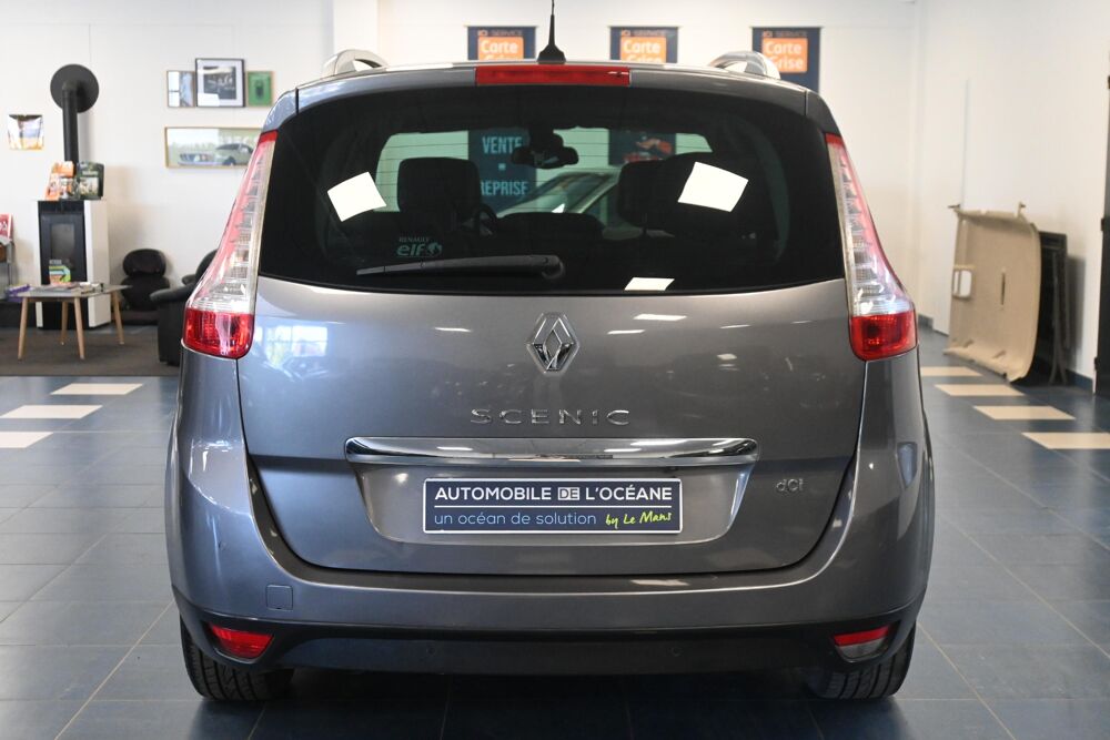 Grand Sc&eacute;nic III dCi 110 FAP eco2 Initiale EDC 7 pl 2014 occasion 72650 Saint-Saturnin