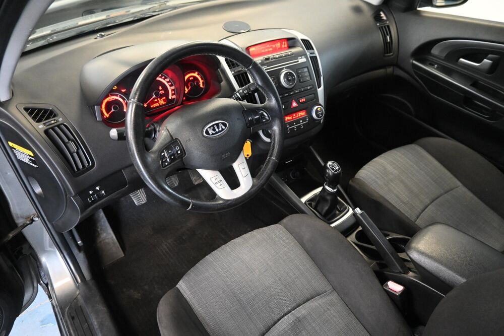 Ceed Cee'd 1.6L CRDi 115 ISG Euro 5 Style 2010 occasion 72650 Saint-Saturnin