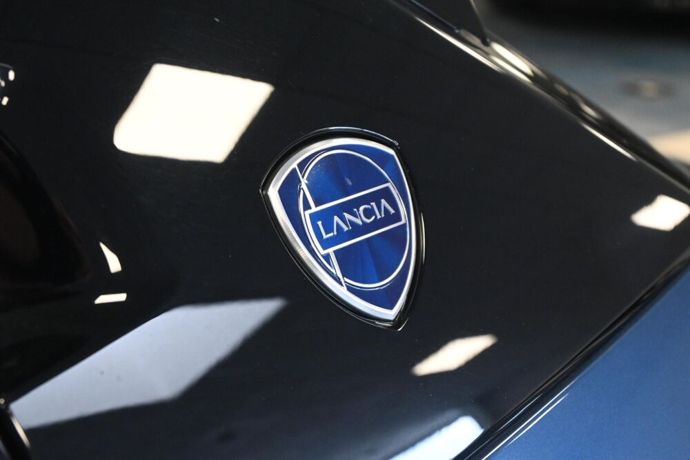 Ypsilon 1.2 Ibrida 100ch eDCT6 LX 2025 occasion 72650 Saint-Saturnin