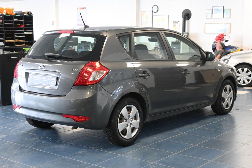 Ceed Cee'd 1.6L CRDi 115 ISG Euro 5 Style 2010 occasion 72650 Saint-Saturnin