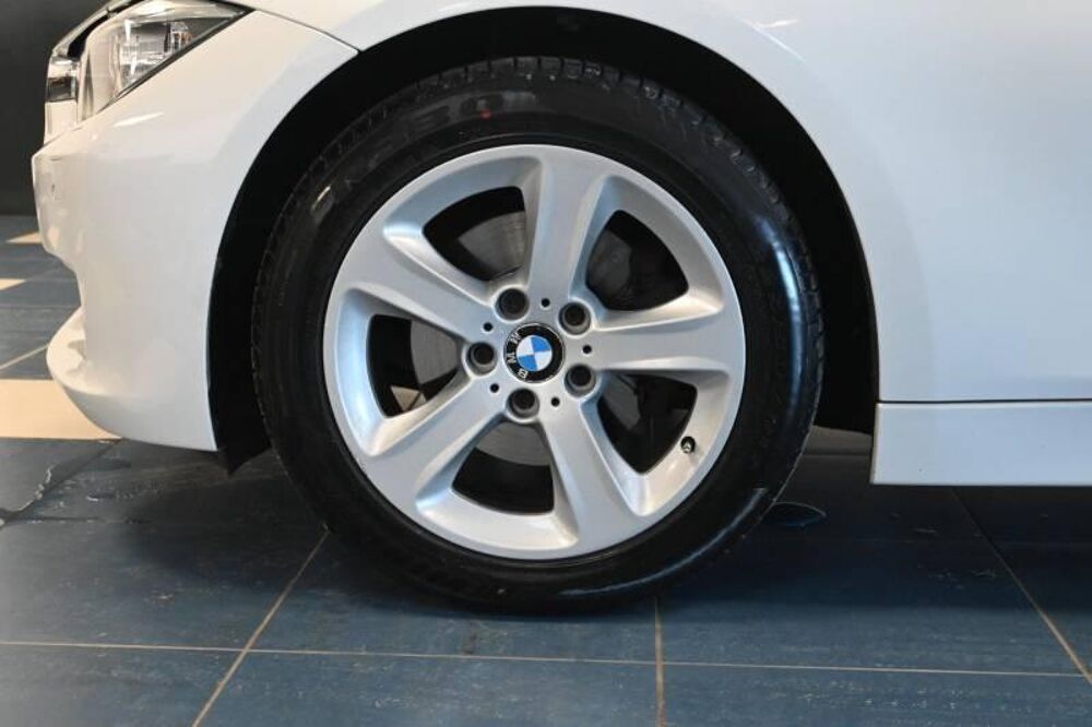 S&eacute;rie 3 Touring 320d 184 ch 123 g Business A 2013 occasion 72650 Saint-Saturnin