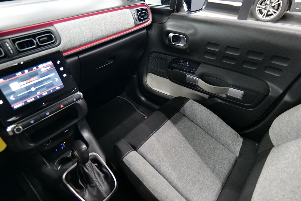 C3 110 S&S EAT6 ELLE - GPS COULEUR / CLIM AUTO / CAMERA DE RECU 2019 occasion 69008 LYON 8EME