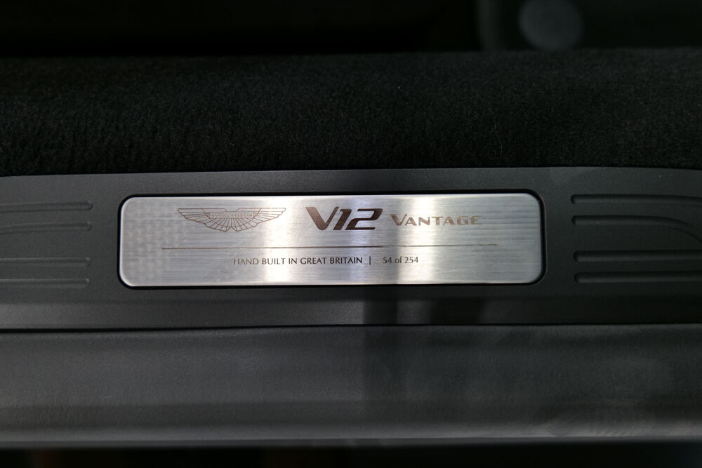 Vantage V12 VANTAGE ROADSTER 54 OF 254 FULL OPTIONS / CARBONE / SIEG 2023 occasion 69008 LYON 8EME