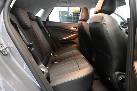 Grandland Hybrid 225 ch BVA8 Elegance Business 2023 occasion 72650 Saint-Saturnin