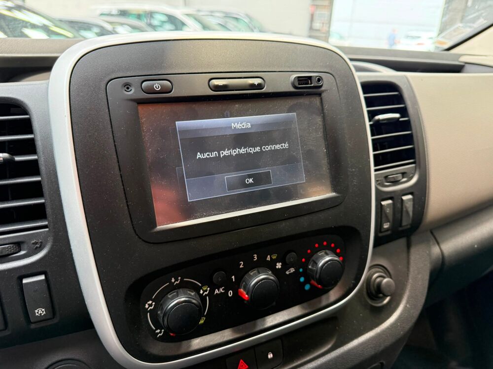 Trafic L2 dCi 120 Life 9 Places 2015 occasion 62230 Outreau