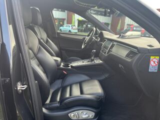 Macan Turbo 3.6 V6 440 ch Pack Performance PDK 2017 occasion 44470 Carquefou