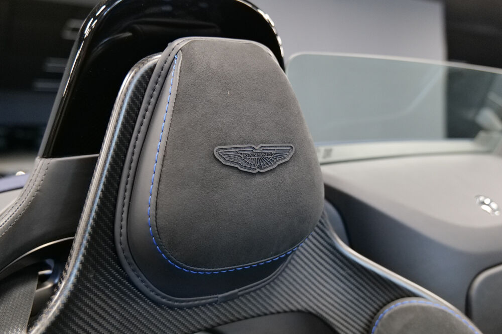 Vantage V12 VANTAGE ROADSTER 54 OF 254 FULL OPTIONS / CARBONE / SIEG 2023 occasion 69008 LYON 8EME
