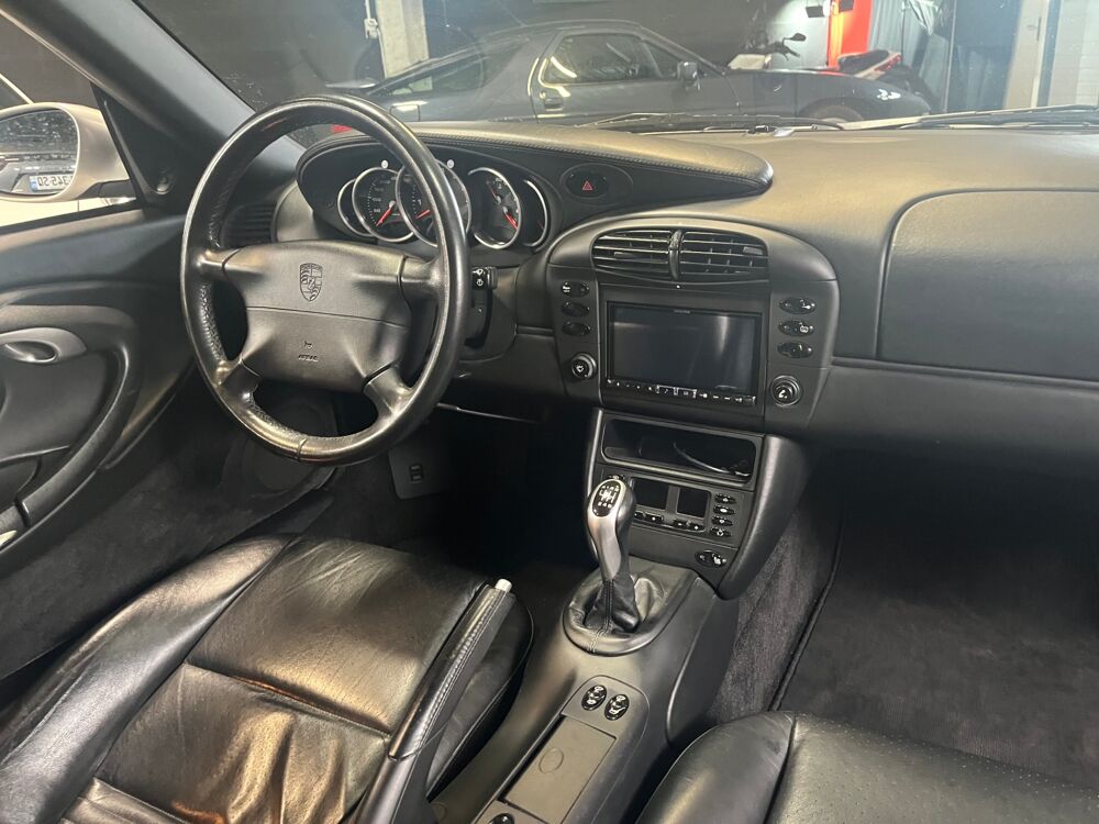 911 Carrera 3.2 3.4i 2000 occasion 44470 Carquefou