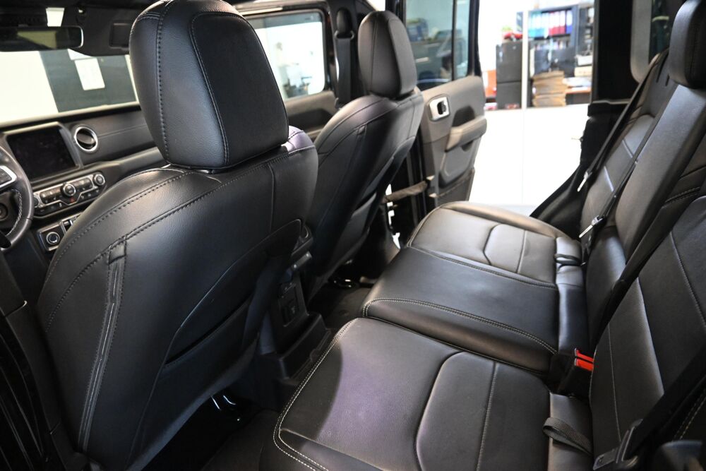 Wrangler Unlimited 4xe 2.0 l T 380 ch PHEV 4x4 BVA8 Overland 2022 occasion 72650 Saint-Saturnin