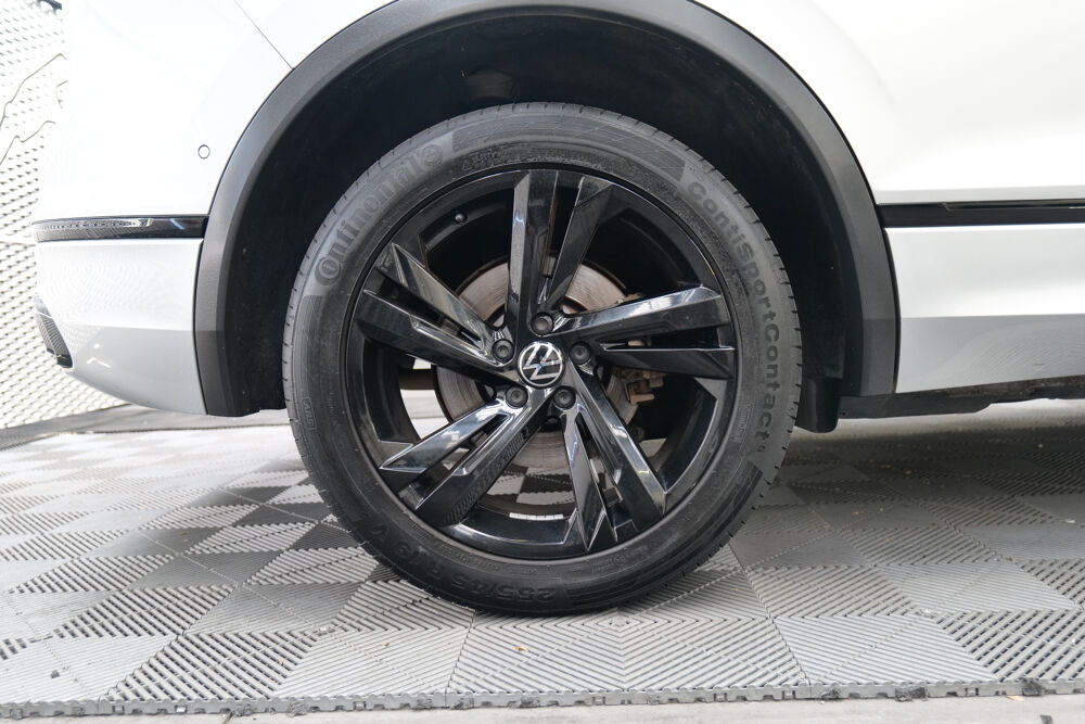 Tiguan eHybrid 245ch DSG6 R-Line 1&deg;MAIN FRANCAIS TVA RECUPERABLE L 2023 occasion 69008 LYON 8EME