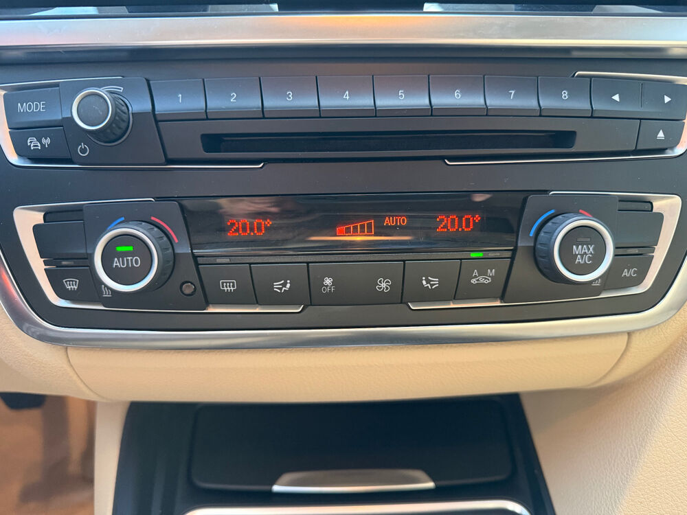 S&eacute;rie 3 318d xDrive 143 ch Luxury + Toit Ouvrant 2015 occasion 50300 MARCEY-LES-GREVES