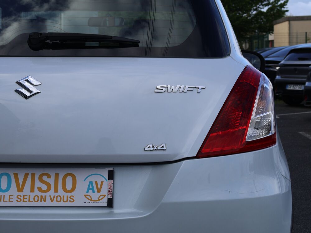 Swift 1.2 VVT 4x4 Privilege 2015 occasion 77680 Roissy-en-Brie