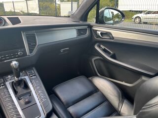 Macan Turbo 3.6 V6 440 ch Pack Performance PDK 2017 occasion 44470 Carquefou