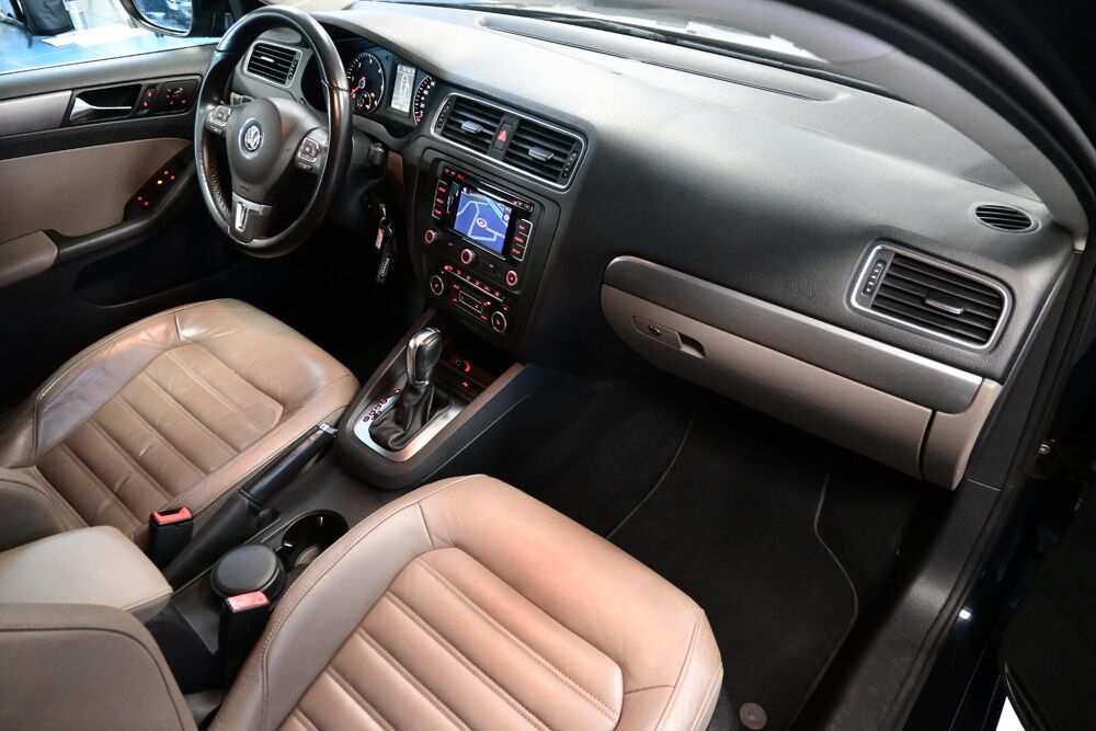 Jetta 1.6 TDI 105 FAP Carat DSG 2011 occasion 72650 Saint-Saturnin