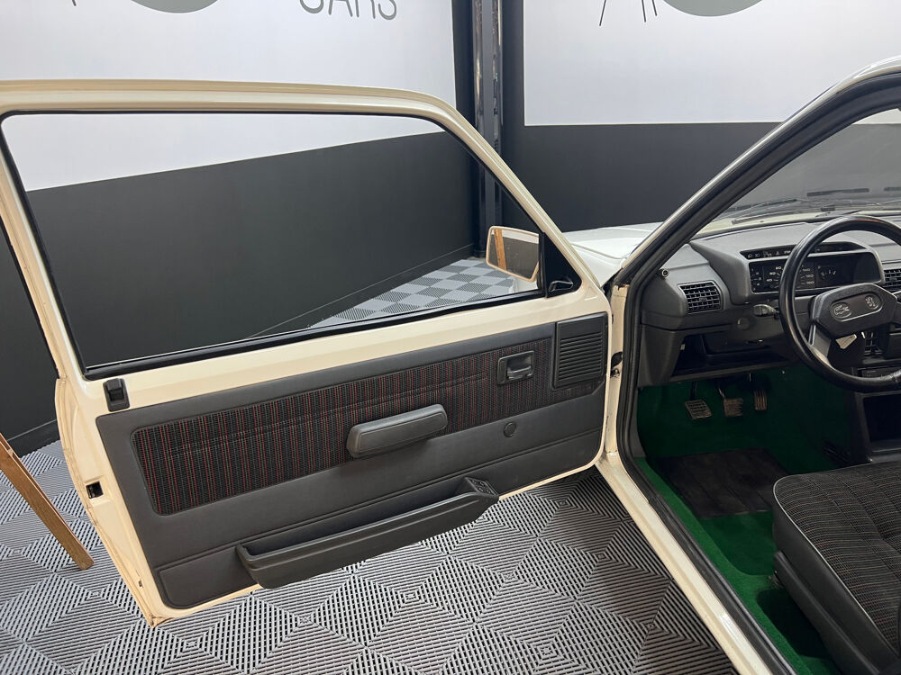 205 1.4 60 LACOSTE 1985 occasion 27120 PACY-SUR-EURE