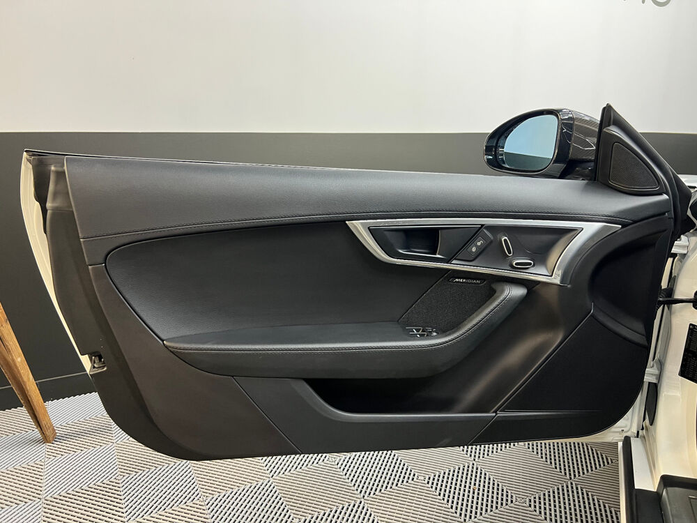 F-Type 2L Essence 300 ch BVA8 2017 occasion 27120 PACY-SUR-EURE