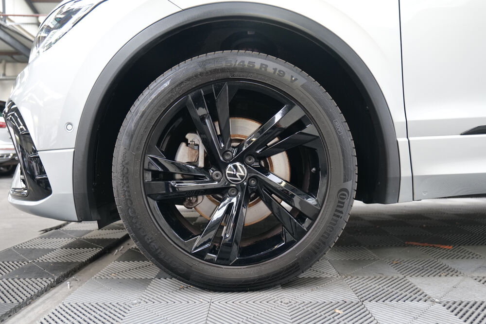 Tiguan eHybrid 245ch DSG6 R-Line 1&deg;MAIN FRANCAIS TVA RECUPERABLE L 2023 occasion 69008 LYON 8EME