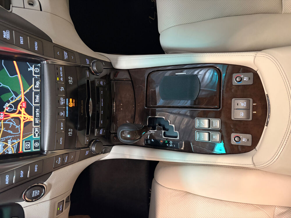 LS V8 380ch BVA-Pack Executive - Superbe &eacute;tat- CARPLAY- toit ou 2008 occasion 44470 Carquefou