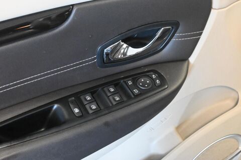 Grand Sc&eacute;nic III dCi 110 FAP eco2 Initiale EDC 7 pl 2014 occasion 72650 Saint-Saturnin