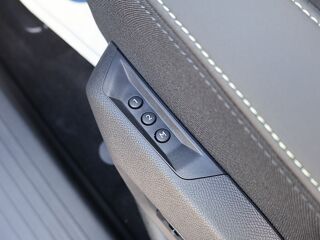 5008 Hybrid 145 ch e-DCS6 GT Exclusive 2026 occasion 77680 Roissy-en-Brie