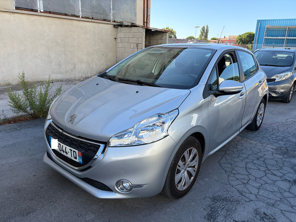 208 1.6 e-HDi 92ch FAP BVM5 BLUE LION Business 2014 occasion 34090 Montpellier