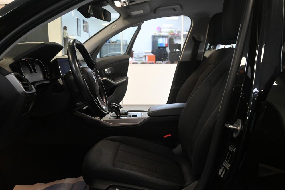 S&eacute;rie 3 Touring 318d 150 ch BVA8 Lounge Plus 2020 occasion 72650 Saint-Saturnin