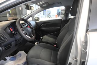 Rio 1.2L 85 ISG Active 2011 occasion 72650 Saint-Saturnin