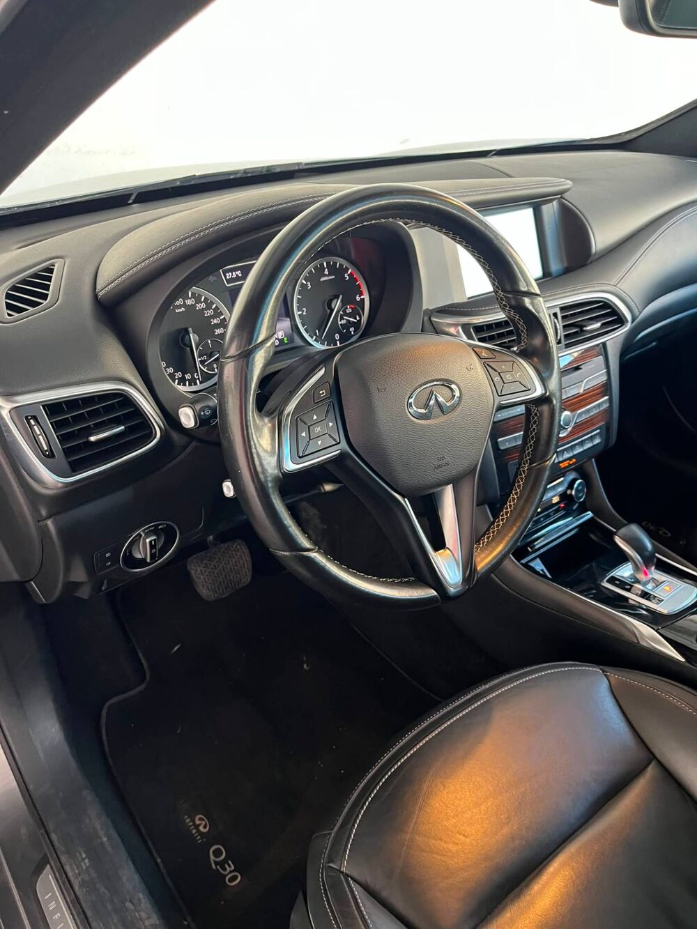 Q30 2.2d 170 7DCT AWD Premium 2017 occasion 59240 Dunkerque