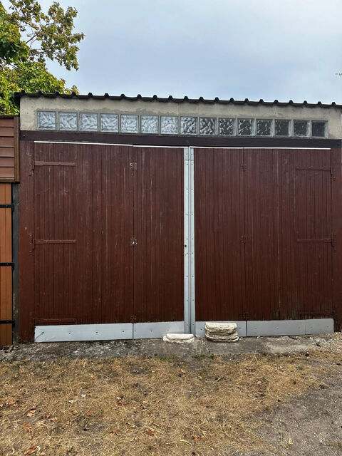 Grand garage / espace de stockage   25 m2   Adamville 400 94100 St maur des fosses