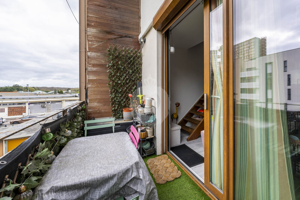Vente Appartement Charmant duplex rénové avec balcon, cave et stationnement résident Melun