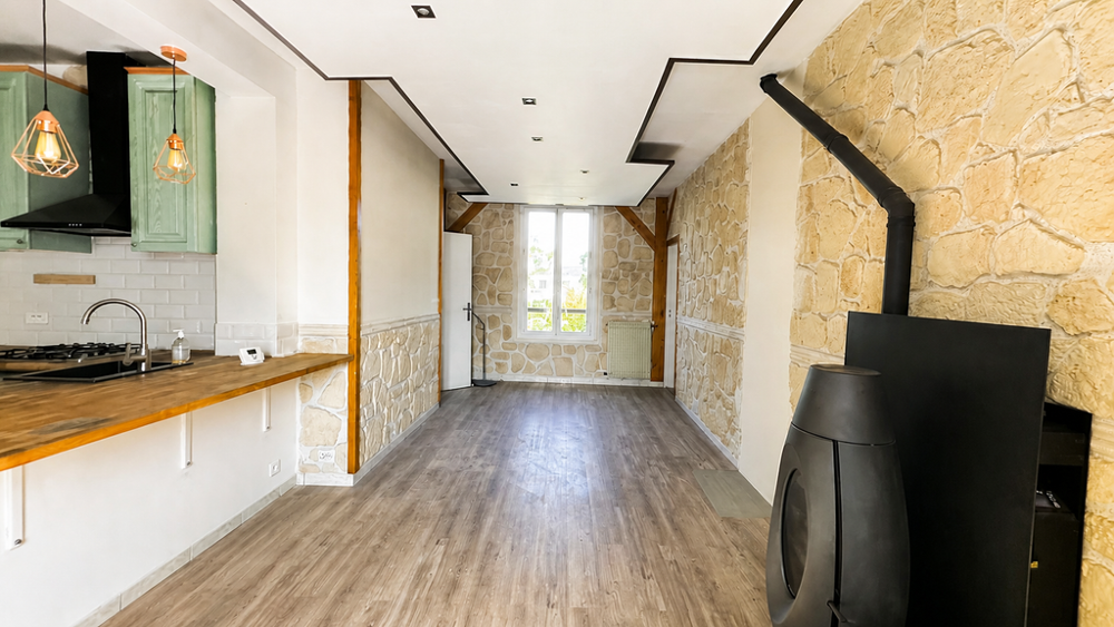 A LOUER - Appartement de 3 pièces avec jardin privatif et box de 25m2