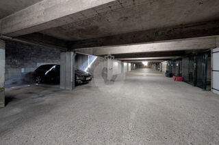  Parking / Garage à louer 