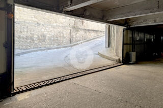  Parking / Garage à louer 
