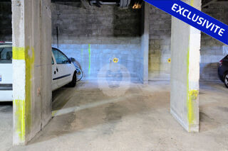  Parking / Garage à louer 