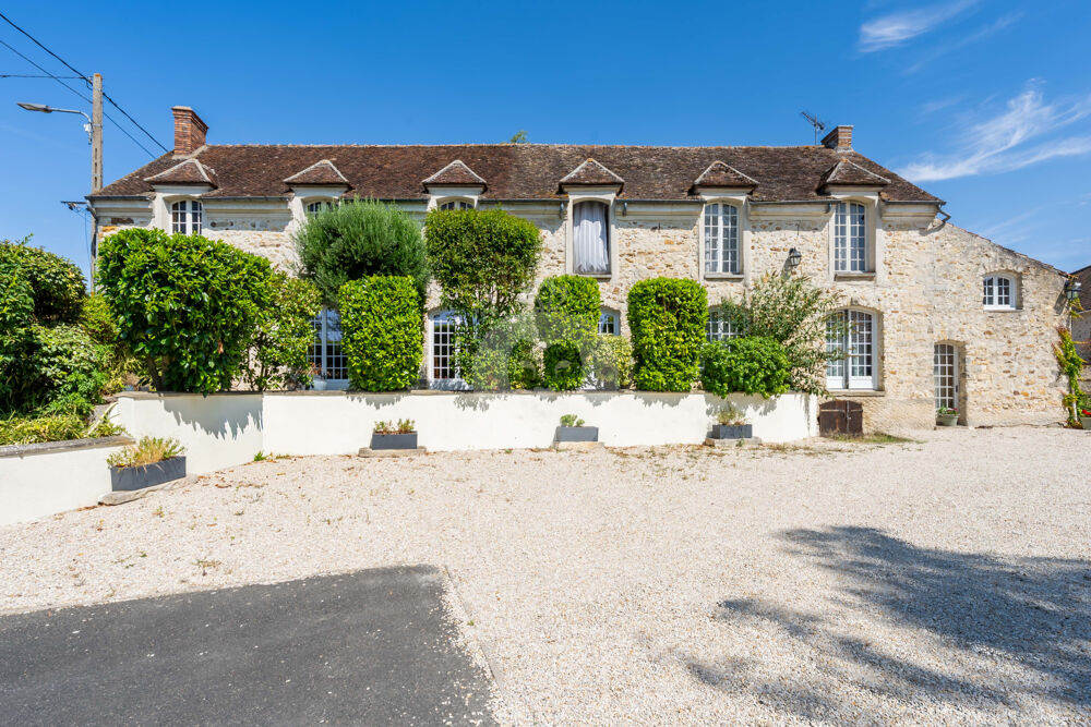 Vente Propriété/Château Ensemble immobilier de charme avec maison de 310 m2 et dépendances Vert st denis