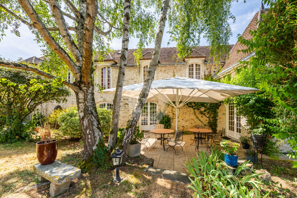 Vente Propriété/Château Ensemble immobilier de charme avec maison de 310 m2 et dépendances Vert st denis